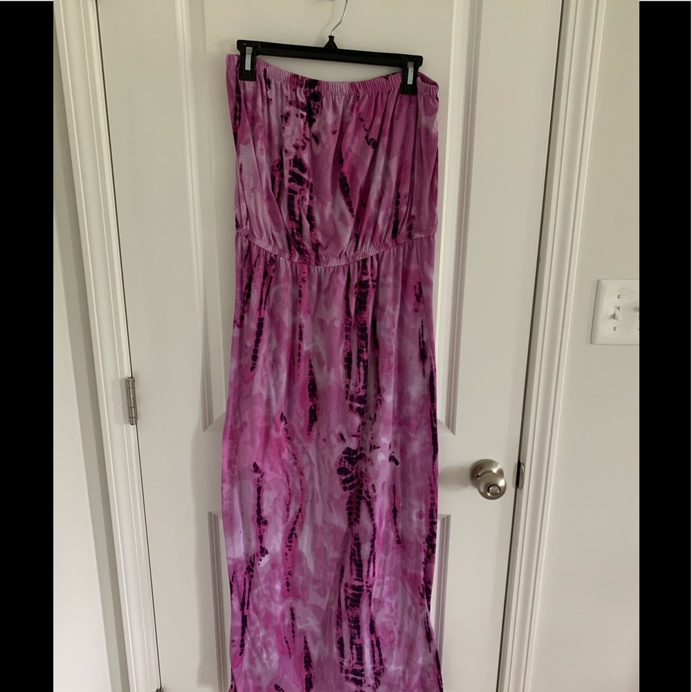 ❤️ 3/$15 BUNDLE and SAVE!❤️ strapless maxi dress